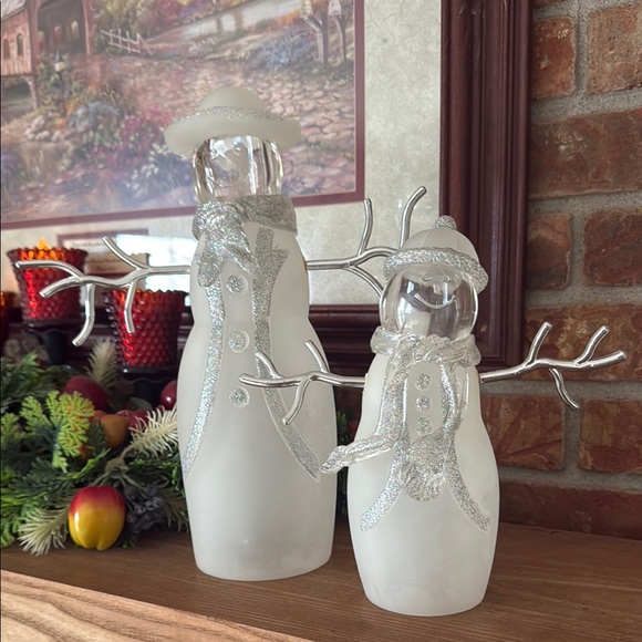 Elegant Vintage 1999  Frosted Glass Snowman Figurines - White and Silver - Picture 1 of 12